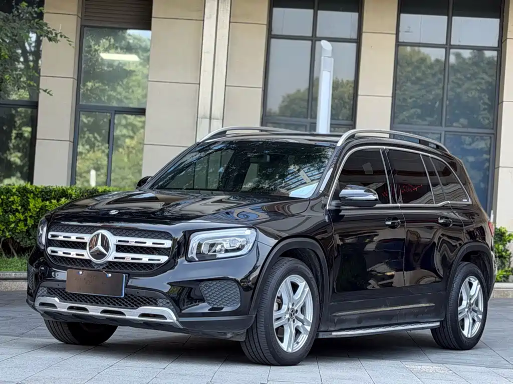 Mercedes-Benz GLB 2023 — фото 1