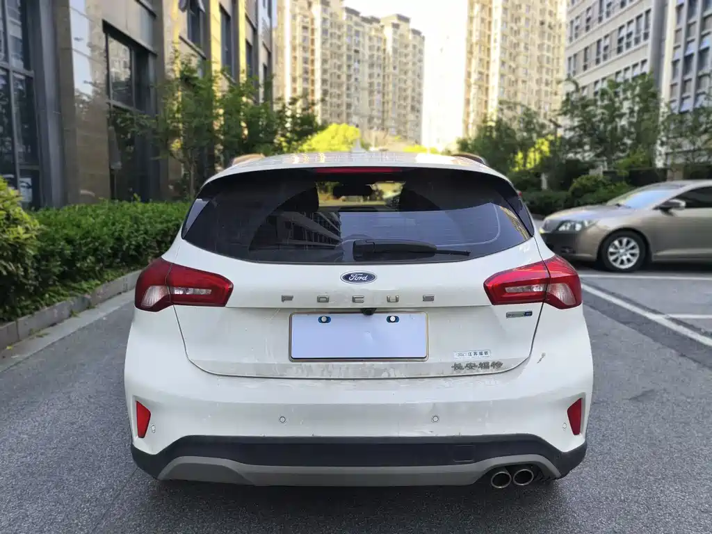 Ford Focus Active 2020 — фото 7