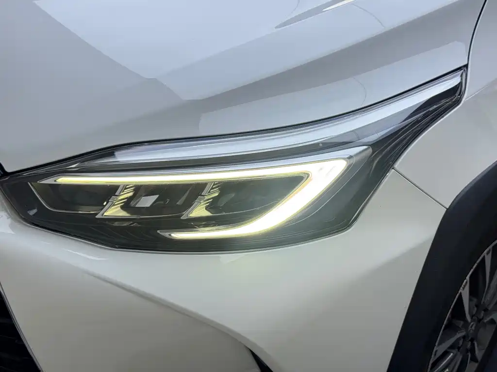 Toyota Yaris L 2023 — фото 32