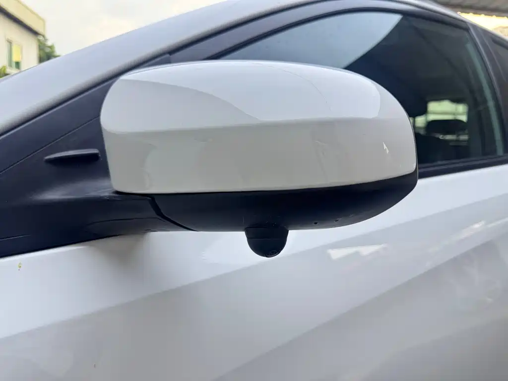 Toyota Yaris L 2023 — фото 35