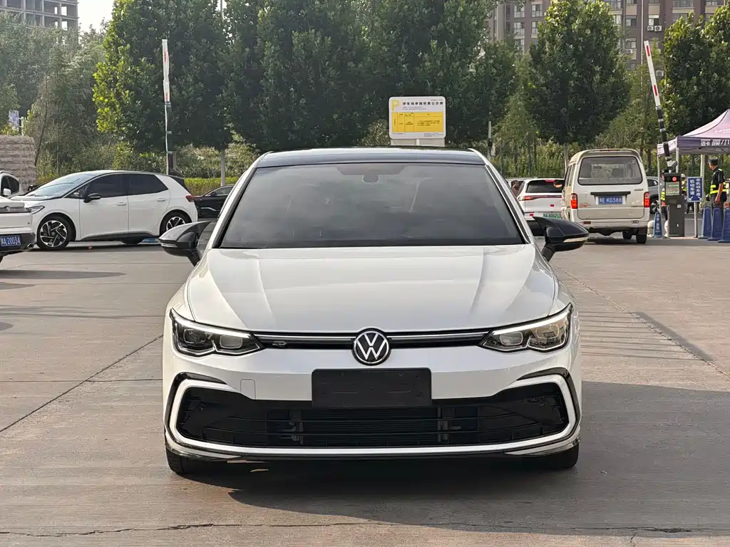 Volkswagen Golf 2023