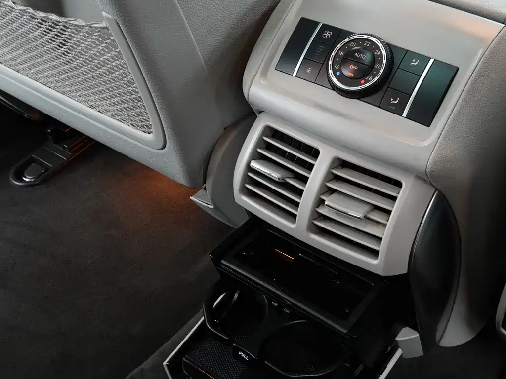 Mercedes-Benz R-Class 2015 — фото 25