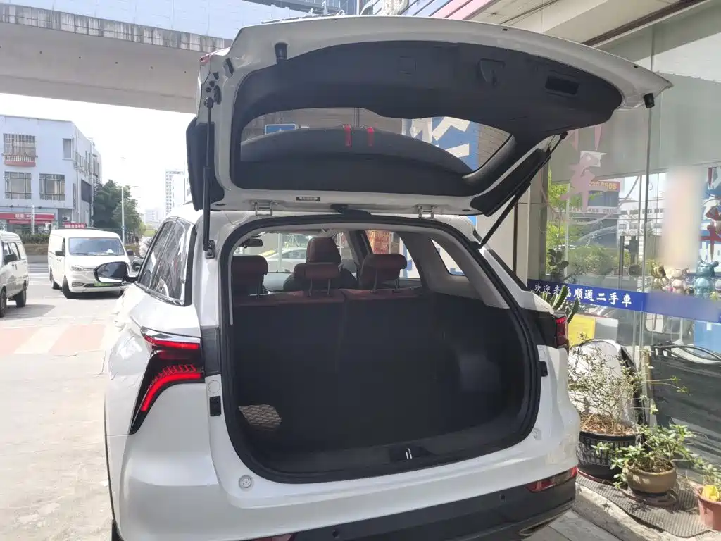 Changan CS75PLUS 2020 — фото 15