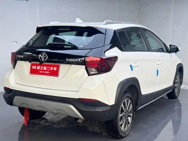 Toyota Yaris L 2023