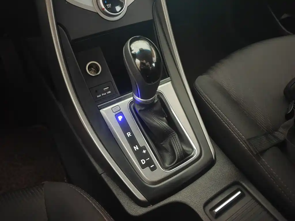Hyundai Elantra 2018 — фото 10