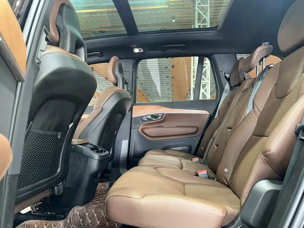 Volvo XC90 2021 — фото 15