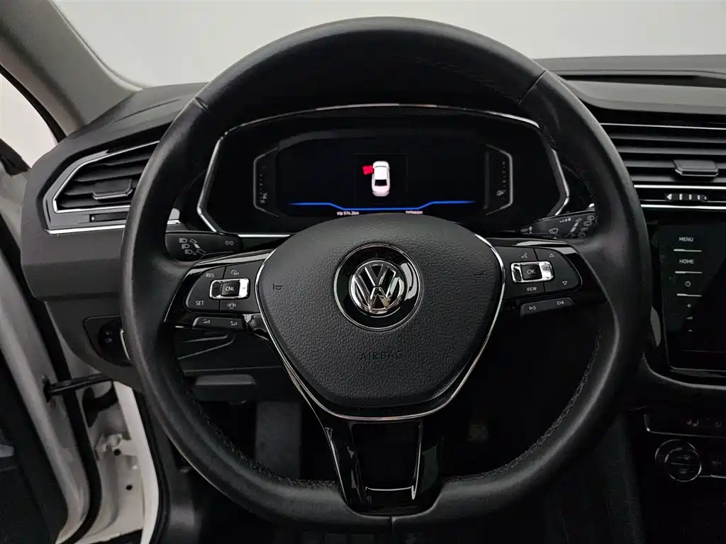 Volkswagen Tiguan L 2020 — фото 9