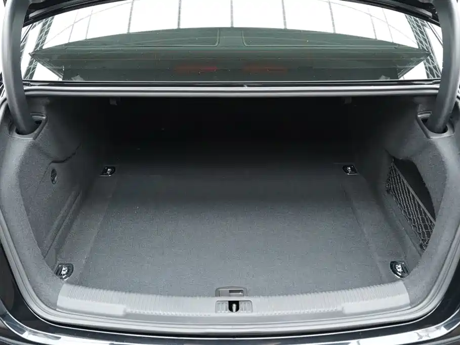 Audi A6L 2015 — фото 30