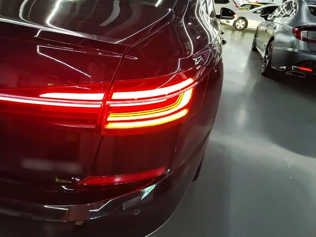Volkswagen Passat 2023 — фото 8