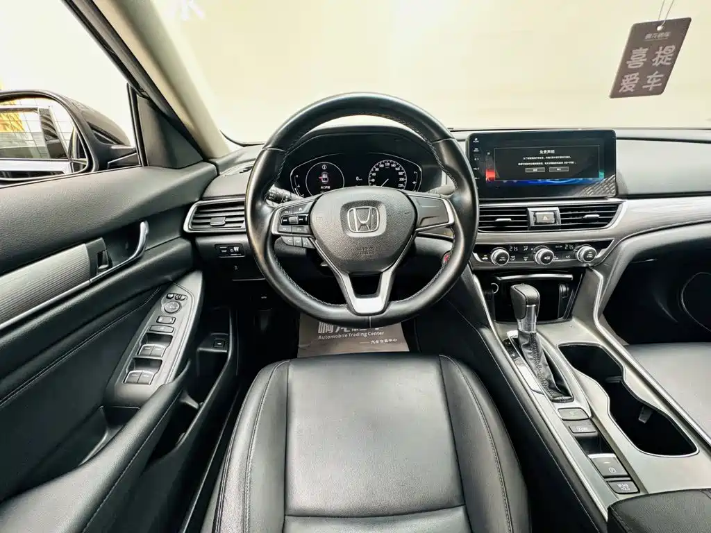 Honda Accord 2022 — фото 13