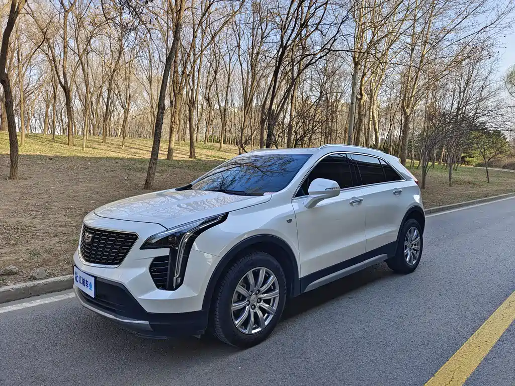 Cadillac XT4 2020 — фото 1