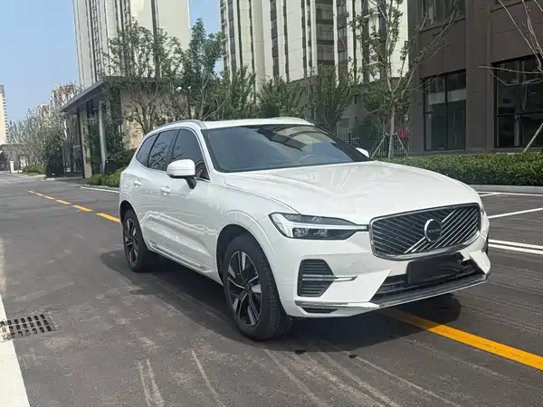 Volvo XC60 2025
