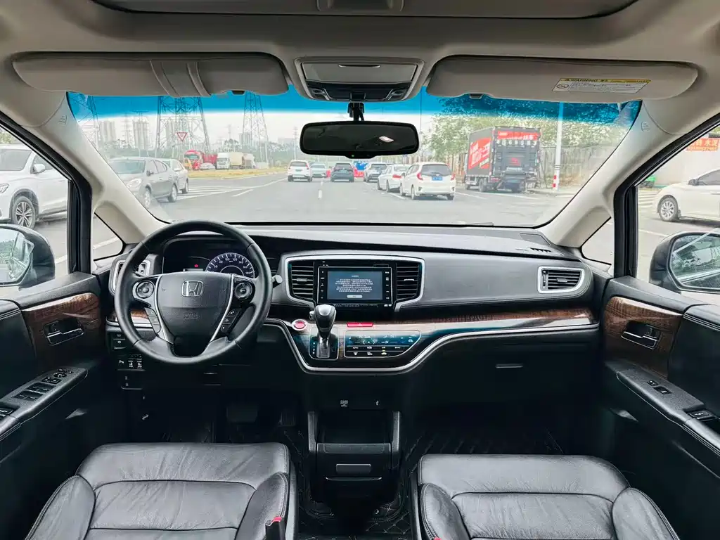 Honda Odyssey 2017 — фото 12