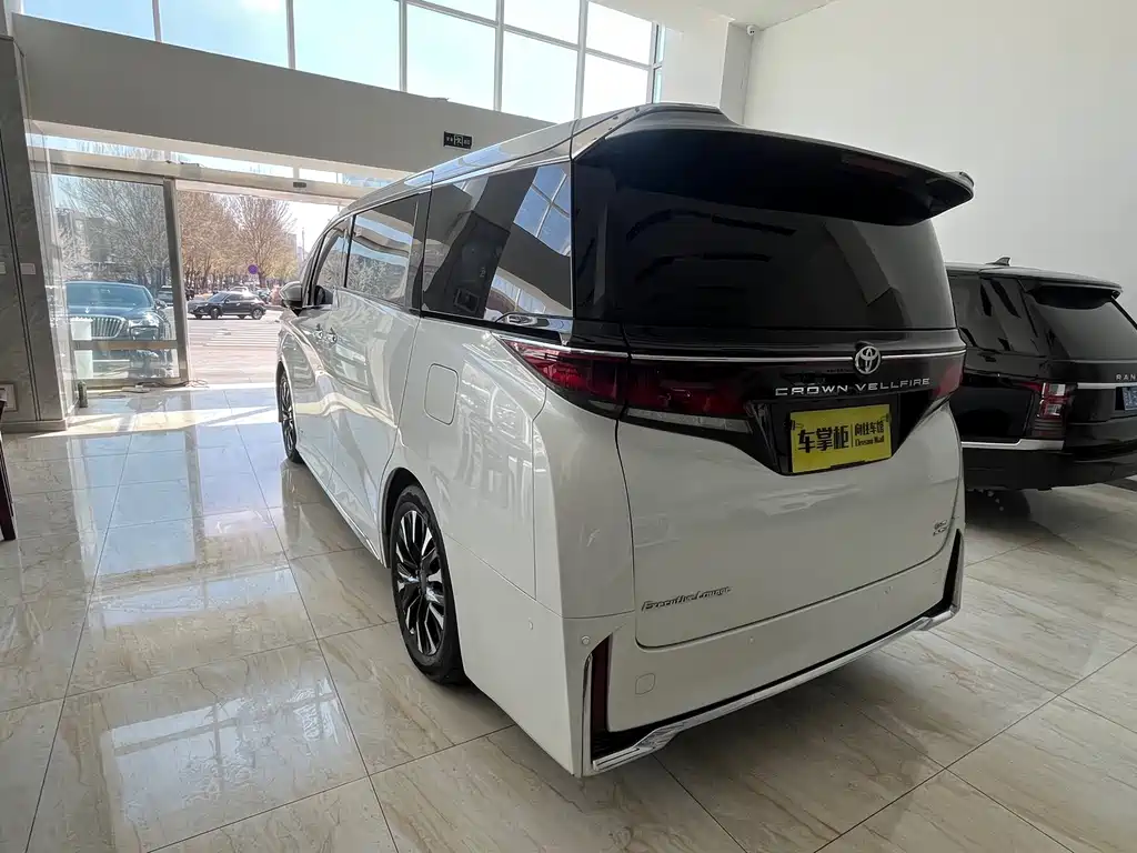 Toyota Vellfire 2024 — фото 3