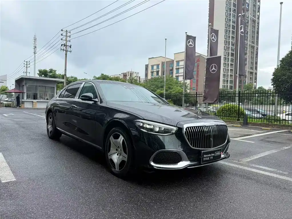 Mercedes-Benz S-Class 2024