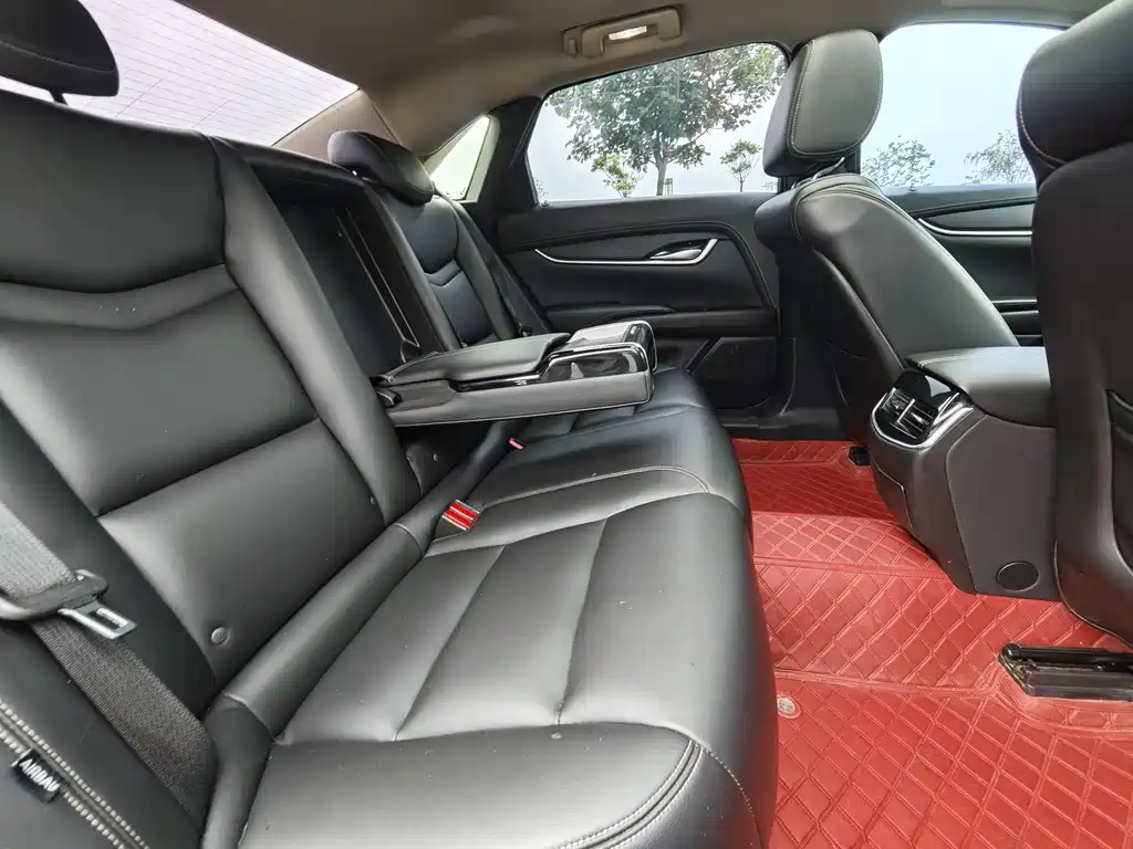 Cadillac XTS 2018 — фото 12