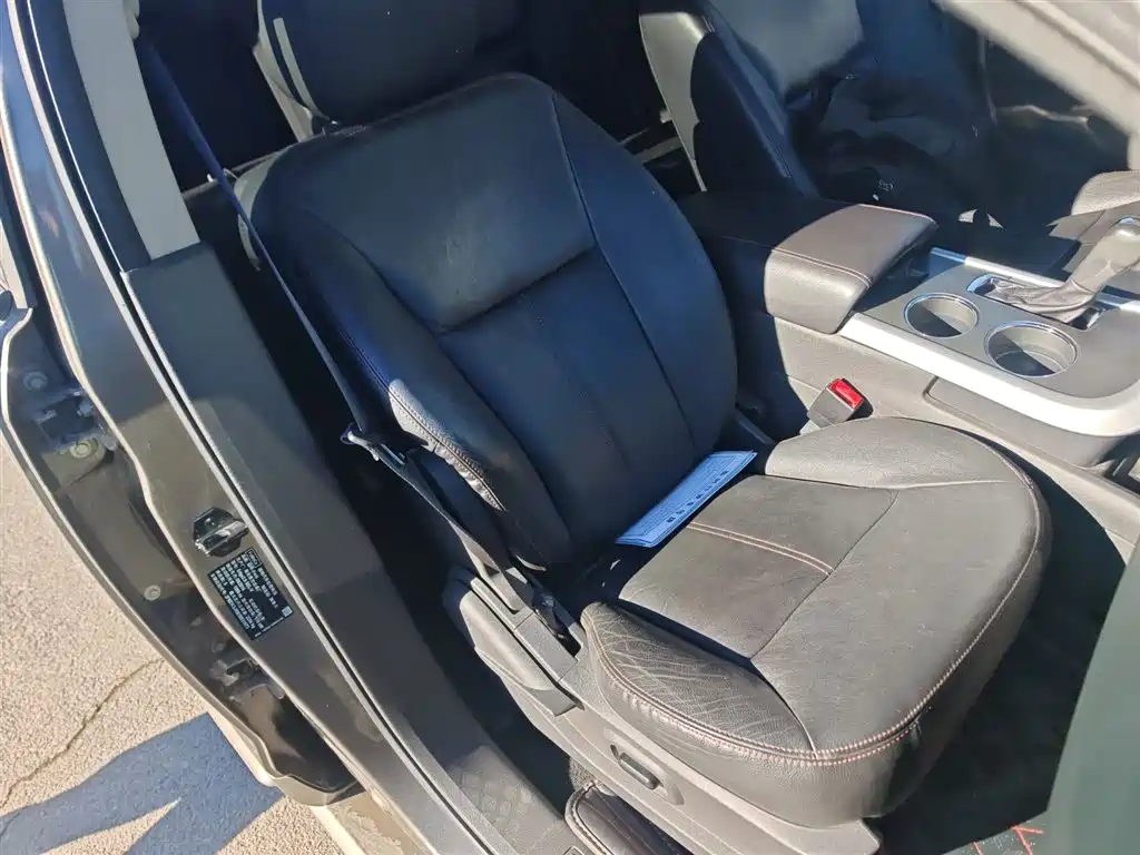 Ford Edge 2015 — фото 25