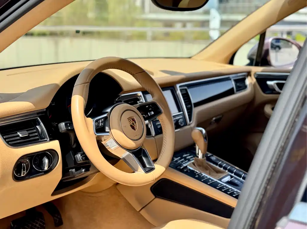 Porsche Macan 2015 — фото 10