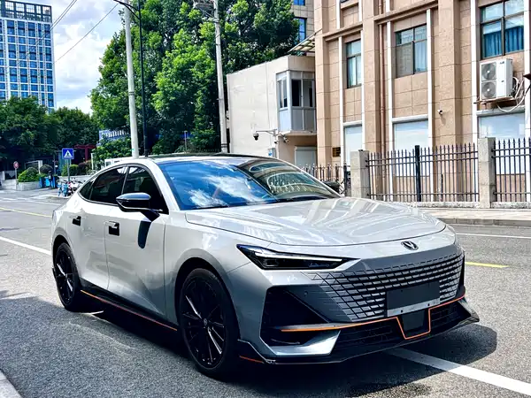 Changan UNI-V 2024