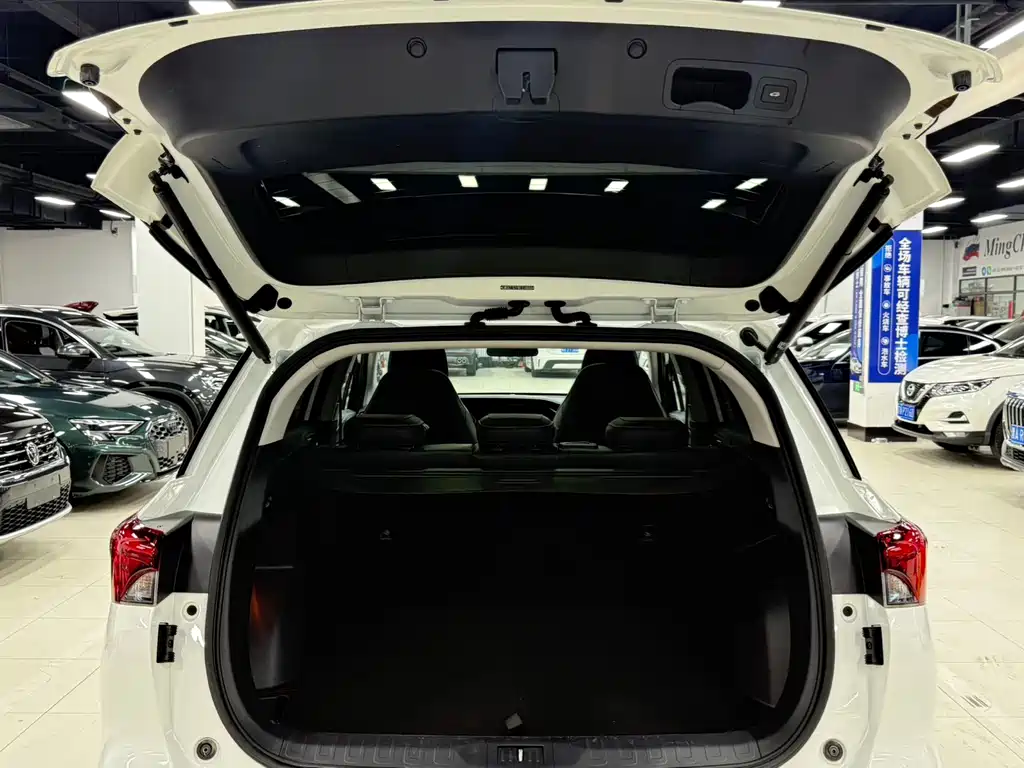 GAC Trumpchi GS4 2022 — фото 21