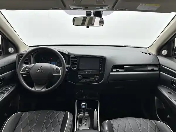 Mitsubishi Outlander 2022