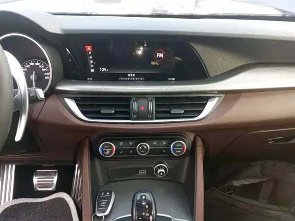 Alfa Romeo Stelvio 2019