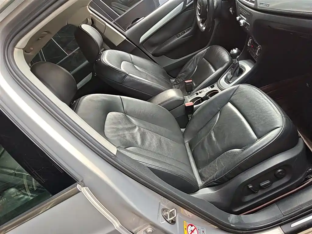 Audi Q3 2015 — фото 25