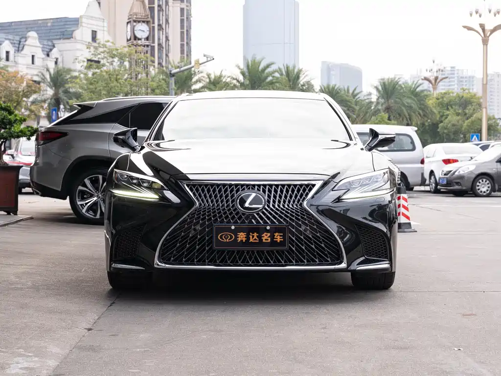 Lexus LS 2018 — фото 2