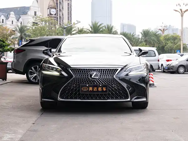 Lexus LS 2018
