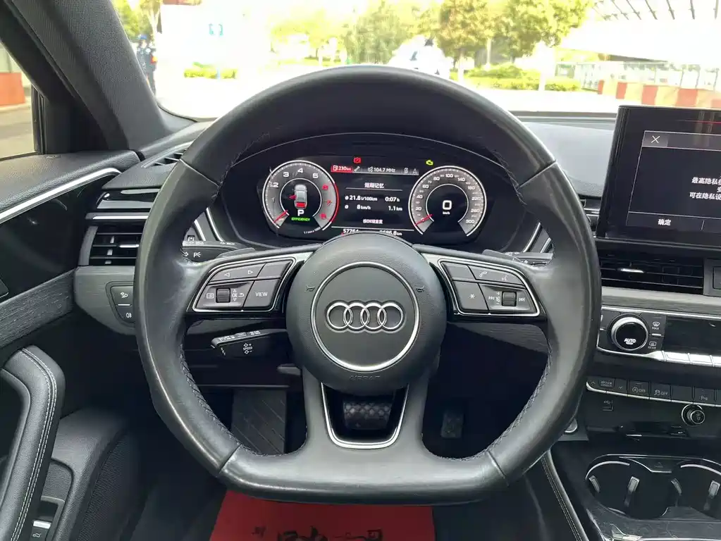 Audi A4L 2023 — фото 13