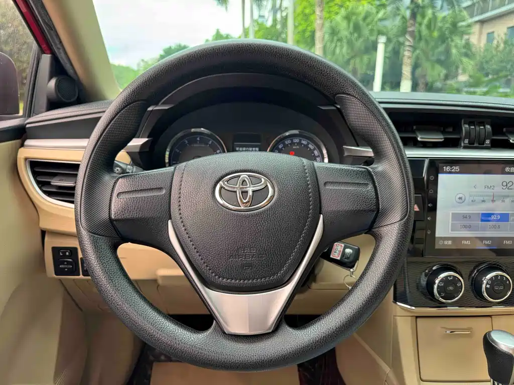 Toyota Corolla 2015 — фото 10