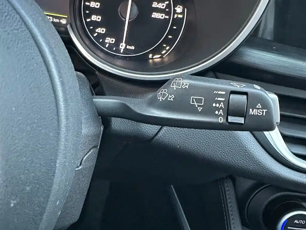 Alfa Romeo Stelvio 2018 — фото 26