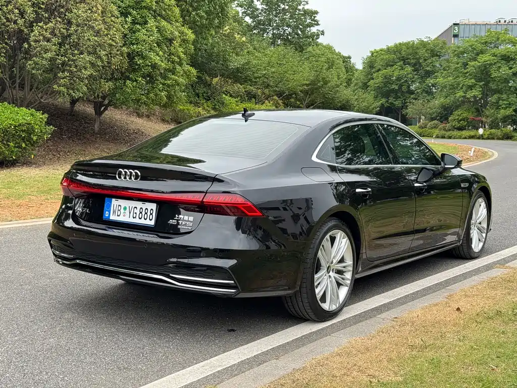 Audi A7L 2025 — фото 6