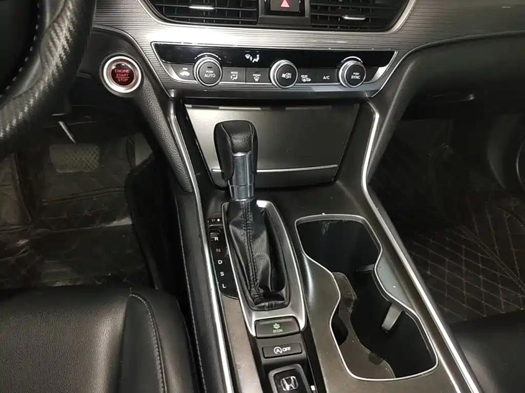 Honda Accord 2022 — фото 12