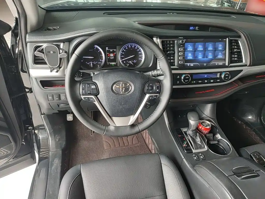 Toyota Highlander 2020 — фото 11