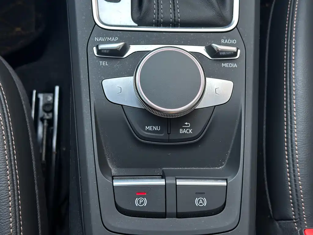 Audi Q2L 2022 — фото 13