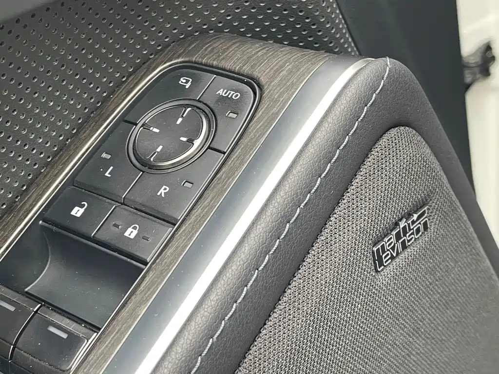 Lexus GX 2024 — фото 13