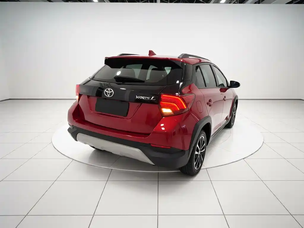 Toyota Yaris L 2021