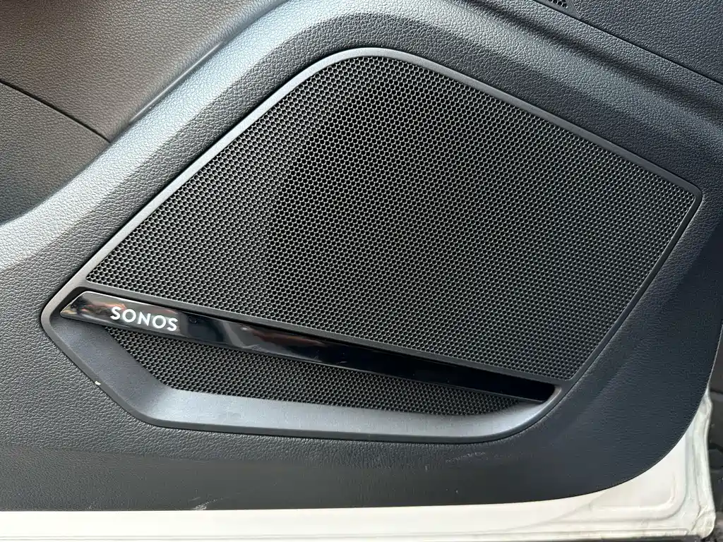 Audi Q2L 2022 — фото 15
