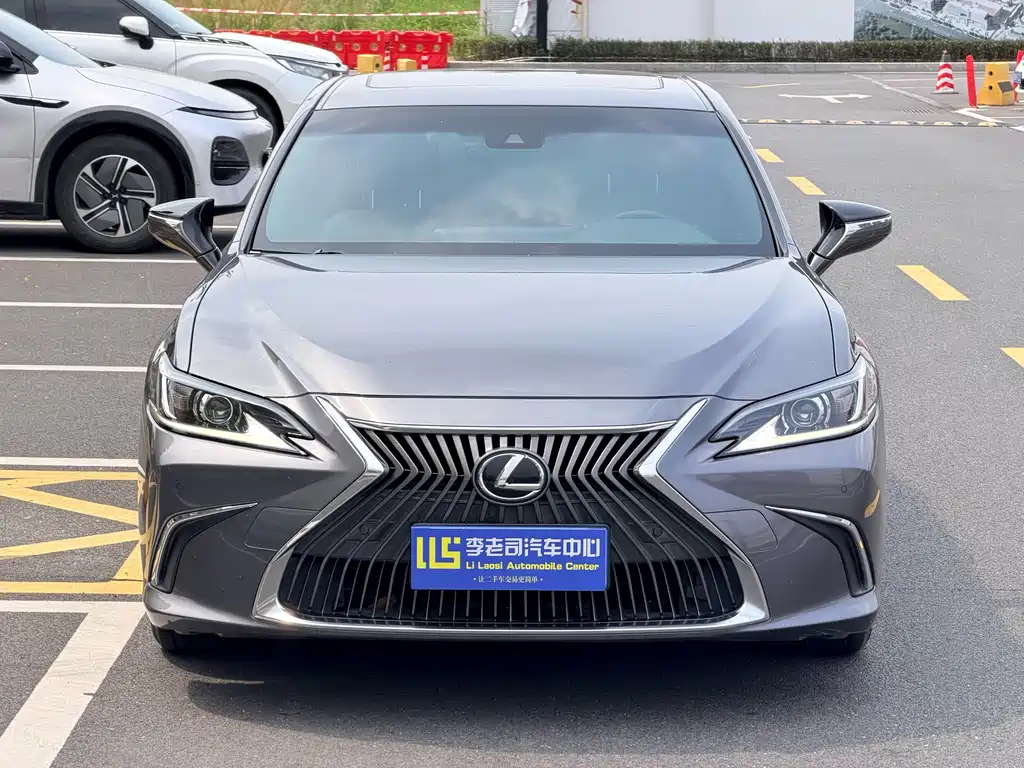 Lexus ES 2020 — фото 2