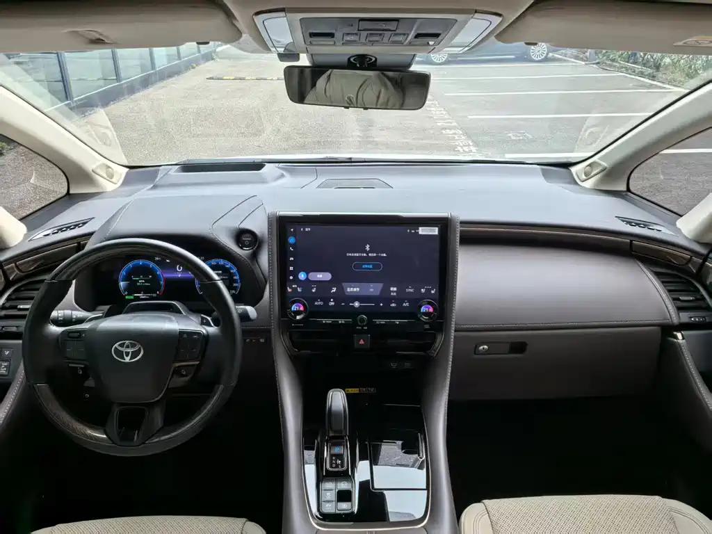 Toyota Alphard 2024 — фото 14