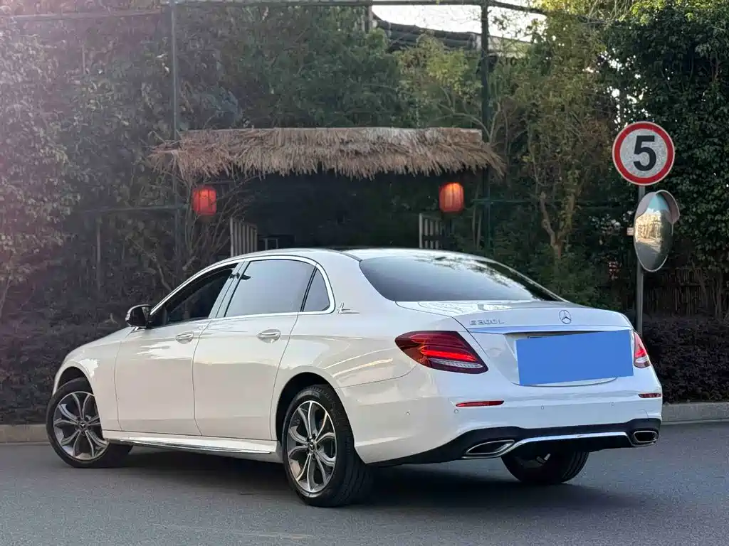 Mercedes-Benz E-Class 2020 — фото 4