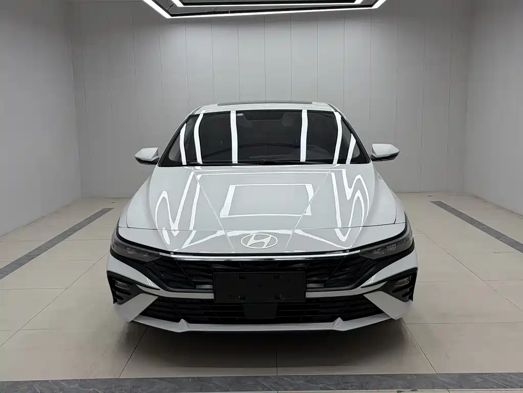 Hyundai Elantra 2023