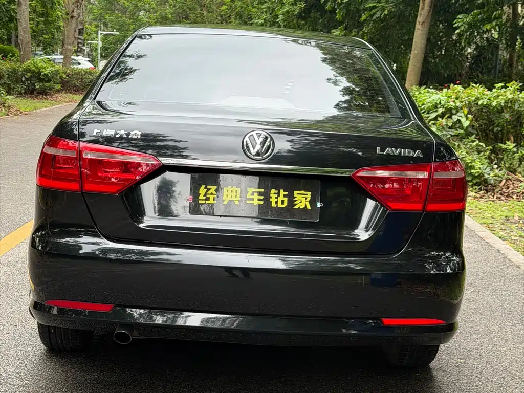 Volkswagen Lavida 2013