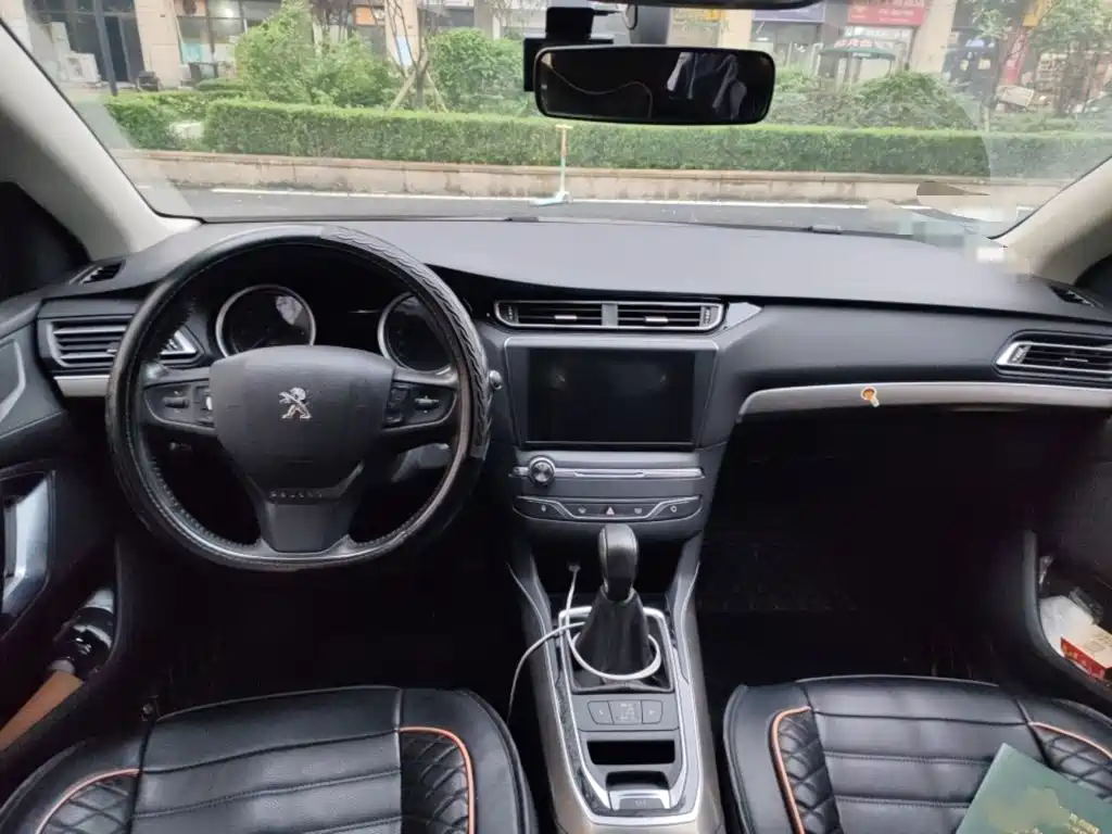 Peugeot 408 2017 — фото 13