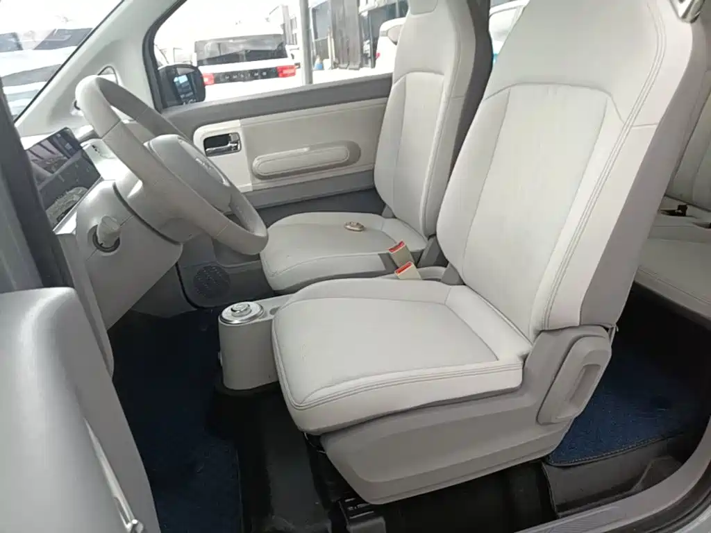 Wuling Air ev Clear Sky 2023 — фото 15