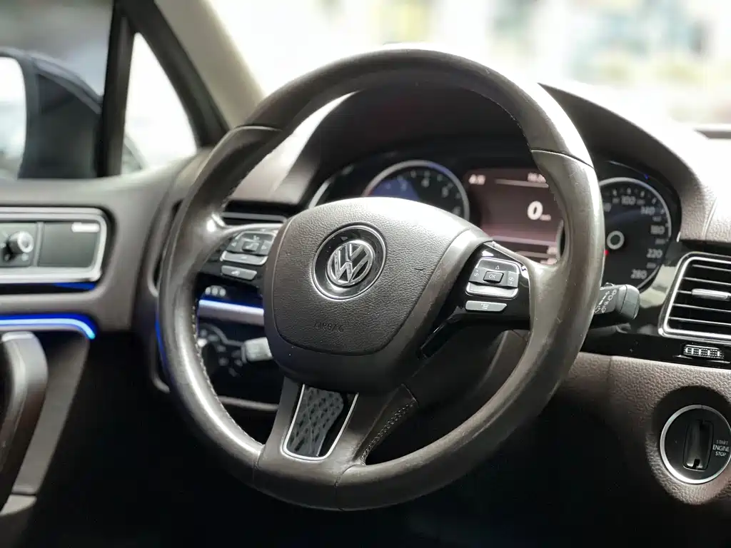 Volkswagen Touareg 2018 — фото 5