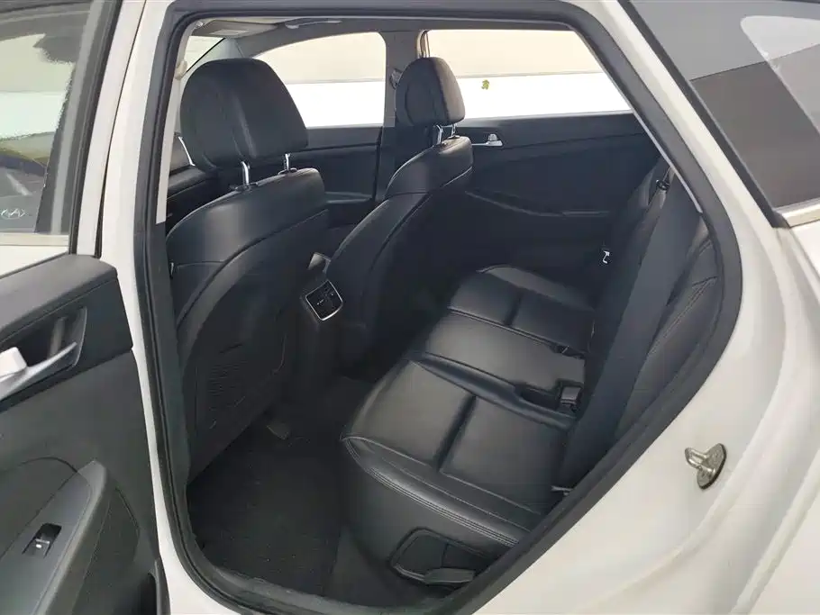 Hyundai Tucson 2016 — фото 11
