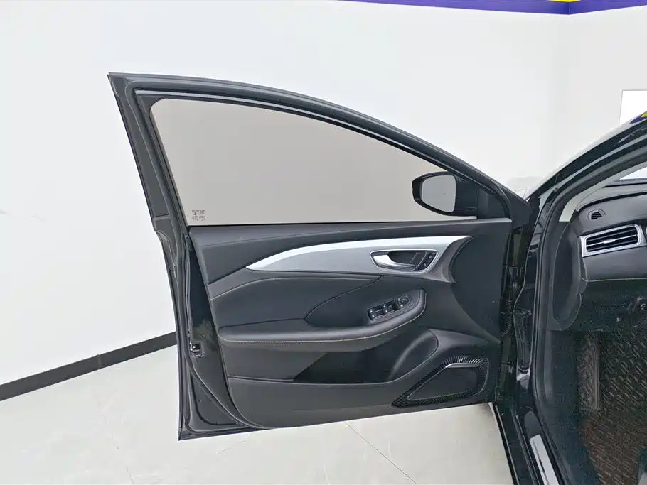 Roewe i6 MAX New Energy 2021 — фото 7