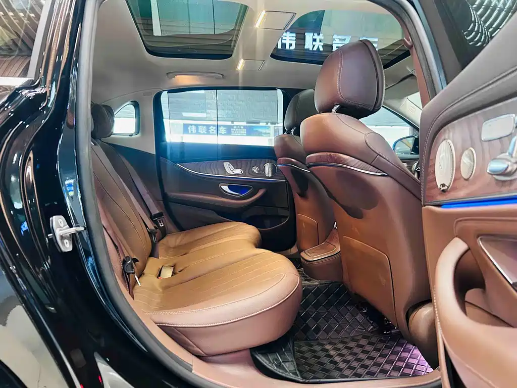 Mercedes-Benz E-Class 2022 — фото 10